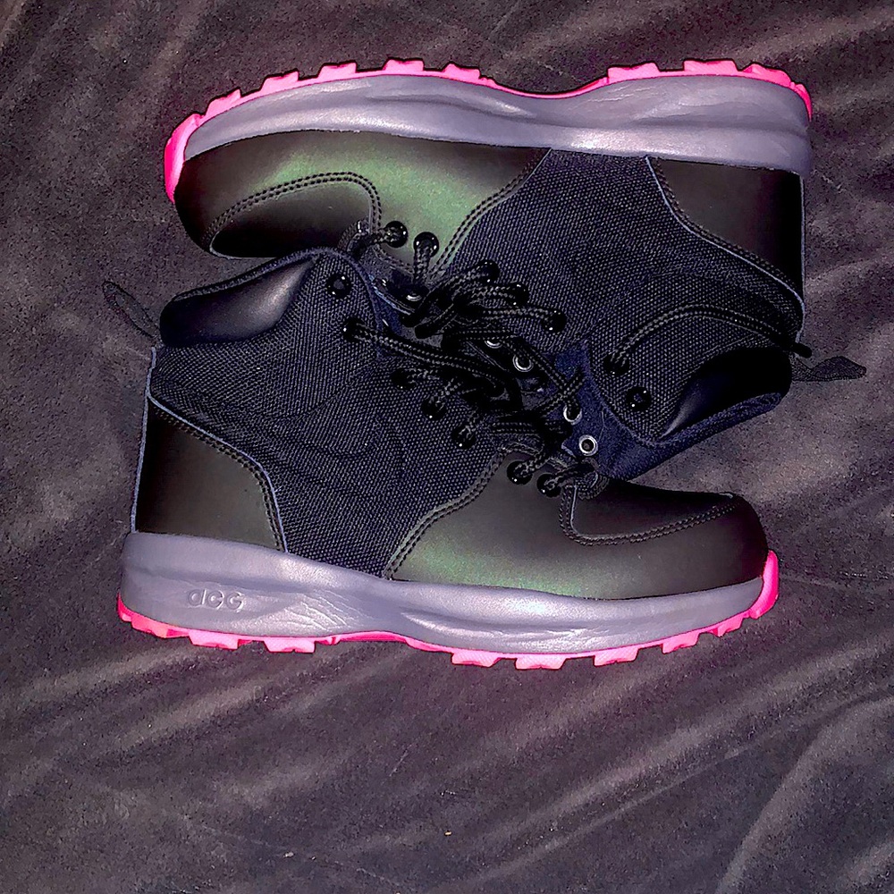 NIKE ACGs